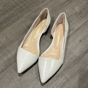 Vanilla Suite white leather pointed toe flat size 35